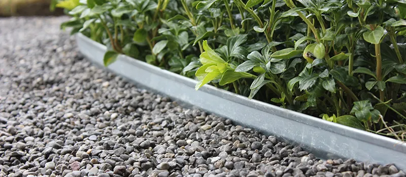 IrriTech Easyfix 100 gegalvaniseerd kantopsluiting L = 2,4 m / Pakket 6 stuks